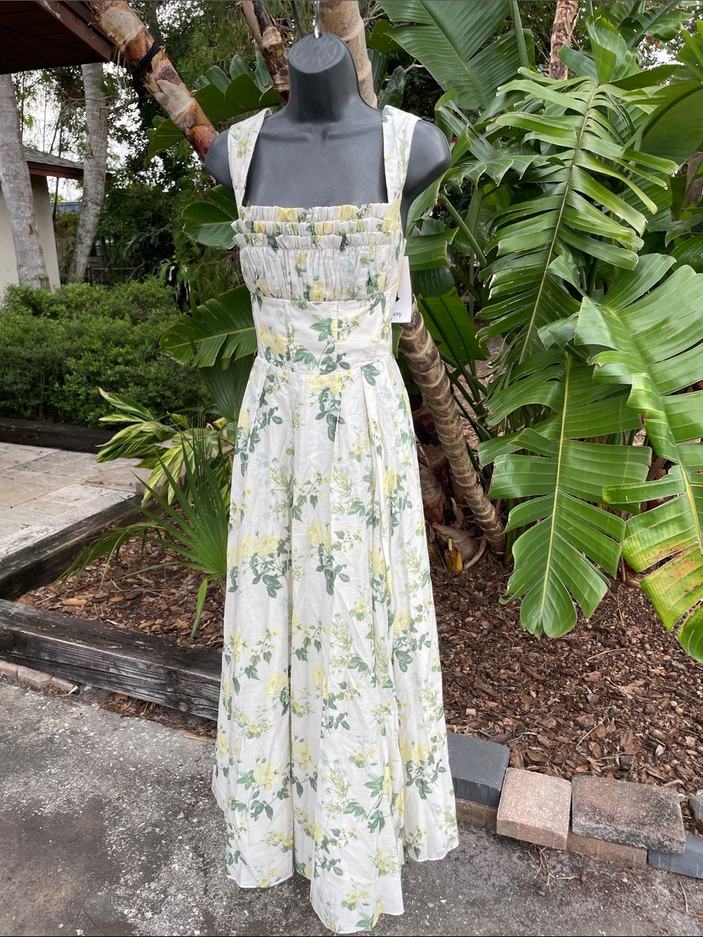 Maison armory daffodils and Lily’s corset dress - Picture 3 of 10